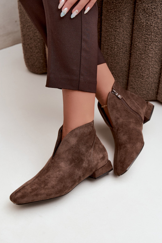 Khaki madalad säärebootsid Cut Out laiad kontsad Canella