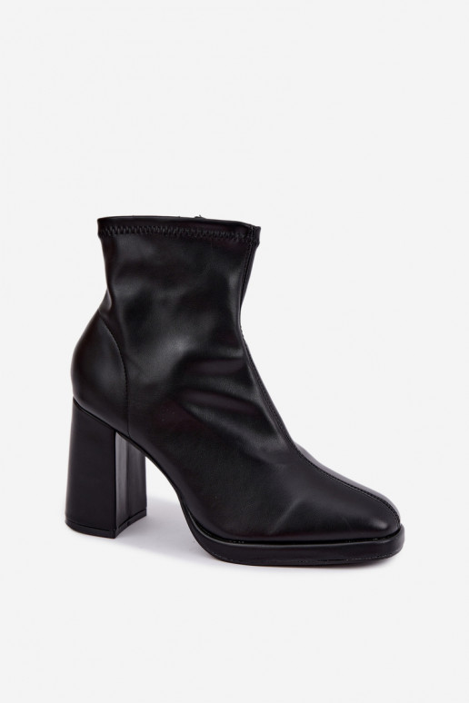 Naiste ankle boots kunstnahk'ist kontsadega musta värvi Karvella