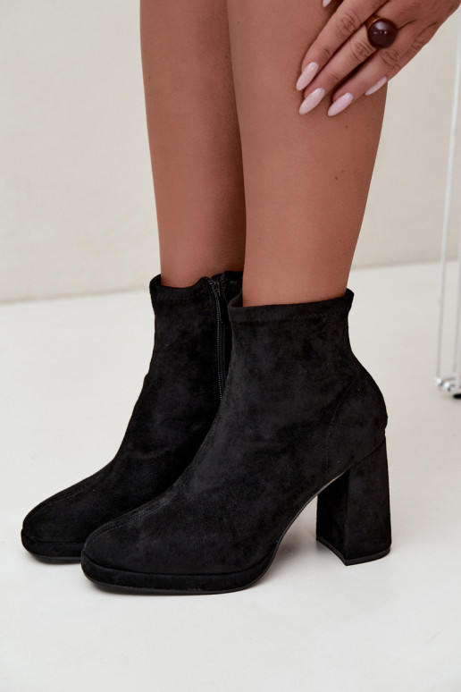 Naiste ankle boots kunstsuede'ist kontsadega musta värvi Karvella