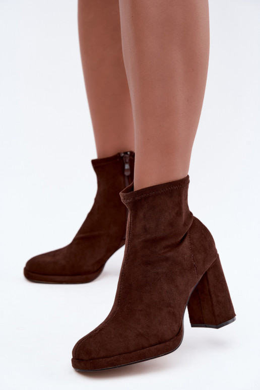 Naiste ankle boots kunstsuede'ist kontsadega pruuni värvi Karvella