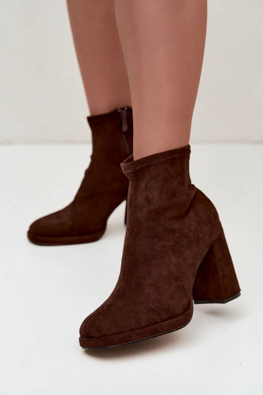 Naiste ankle boots kunstsuede'ist kontsadega pruuni värvi Karvella