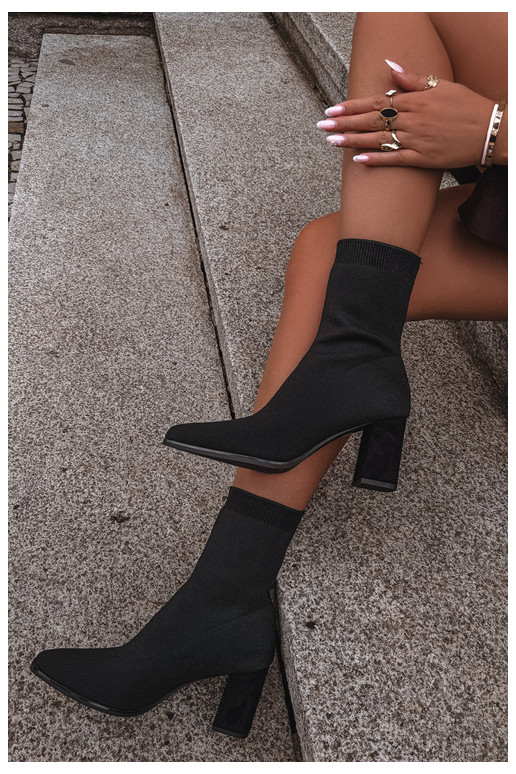 Soojad naiste ankle boots libiseva mudeliga, must