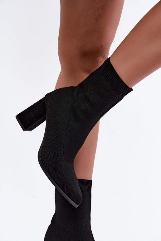 Soojad naiste ankle boots libiseva mudeliga, must
