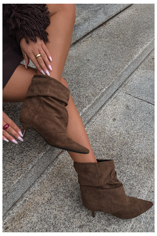 Khaki slip-on ankle saapad kontsaga Loralia