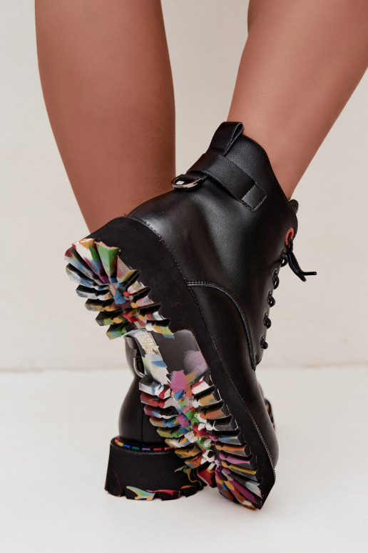 Kunstnahast tööde ankle boots Artiker musta värviga
