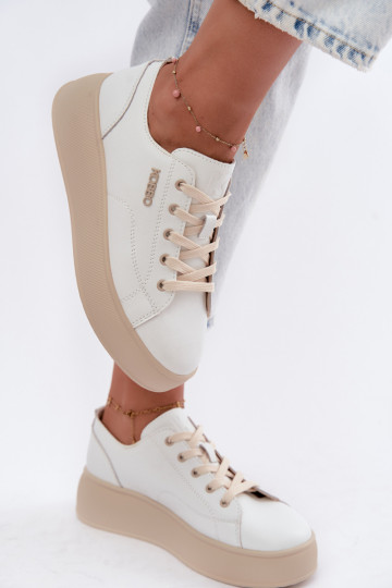 Pealhk Sneakers tüüpi jalanõud platvormiga Kobbo 41535 valget värvi