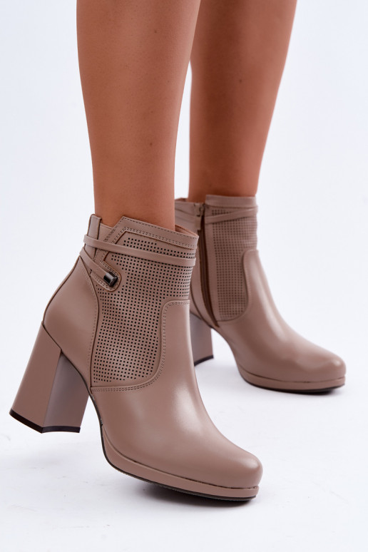 Kunstnahast soojaid ankle boots kontsaga sandi värviga
