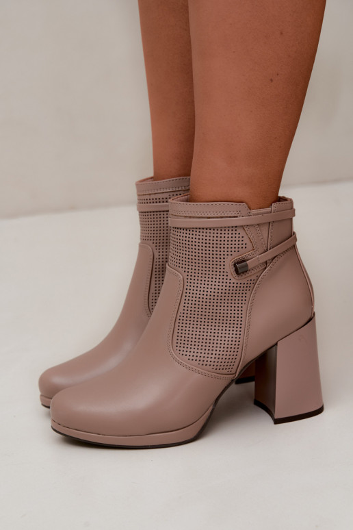 Kunstnahast soojaid ankle boots kontsaga sandi värviga