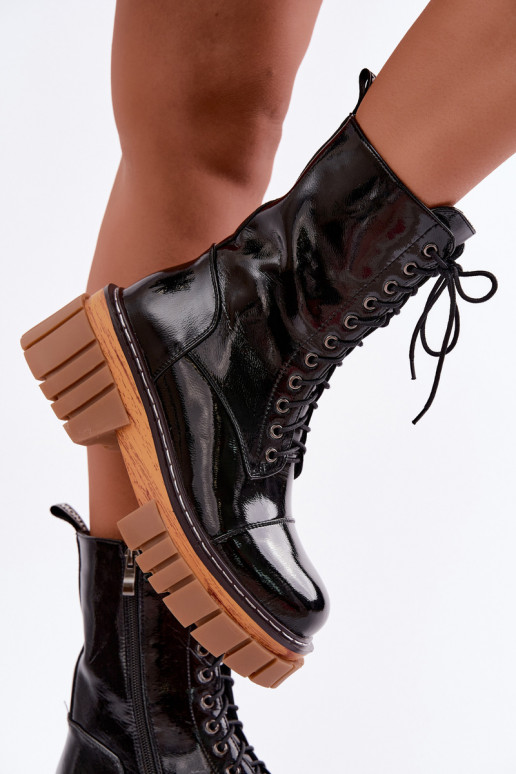 Mustad nahast soojad töö ankle boots lakiefektiga Artiker 49C0344