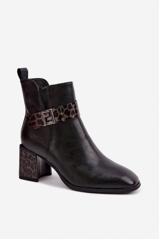 Naise soojaid ankle boots dekoratiivsete rihmadega Artiker 57C0008 mustas värvuses