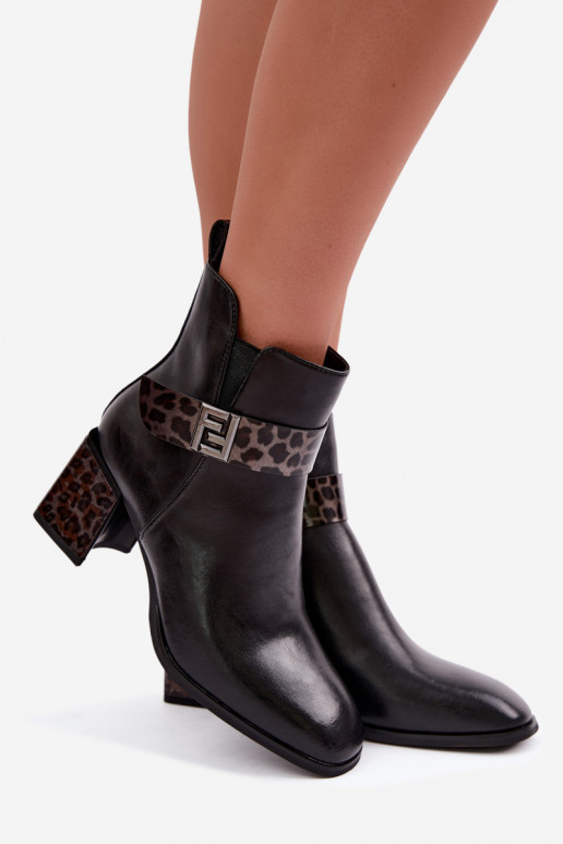 Naise soojaid ankle boots dekoratiivsete rihmadega Artiker 57C0008 mustas värvuses
