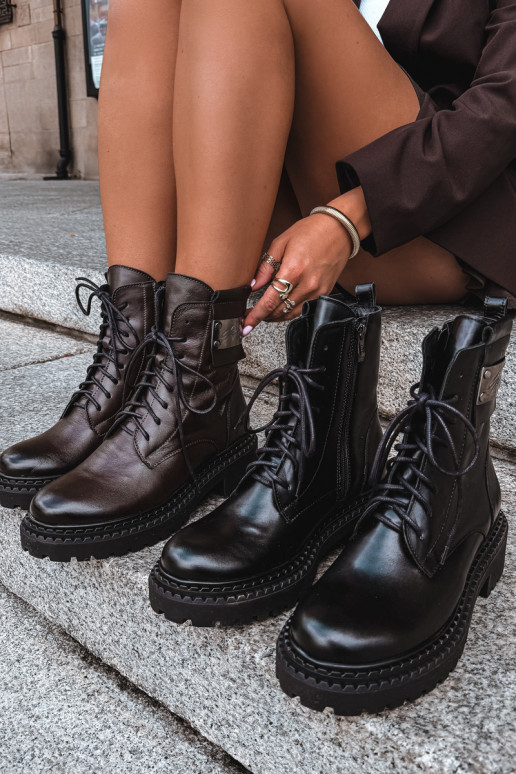 Naise soojaid ankle boots dekoratiivsete detailidega Zazoo 60574 mustas värvuses