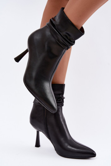 ankle boots õhukeste kontsadega soojustatud volangidega D&A JC62-1070 mustas värv