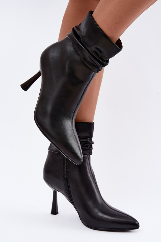 ankle boots õhukeste kontsadega soojustatud volangidega D&A JC62-1070 mustas värv