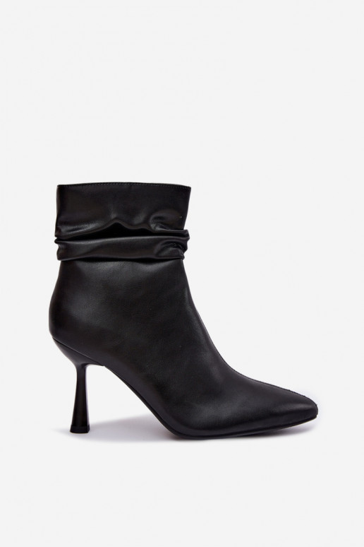 ankle boots õhukeste kontsadega soojustatud volangidega D&A JC62-1070 mustas värv