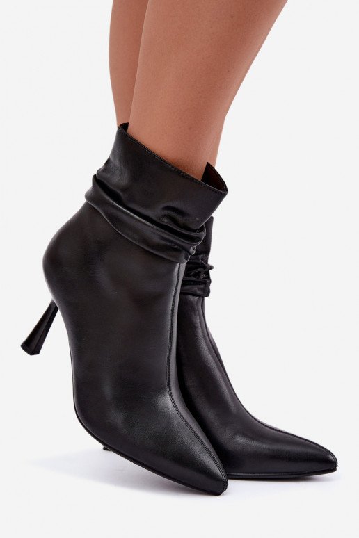 ankle boots õhukeste kontsadega soojustatud volangidega D&A JC62-1070 mustas värv