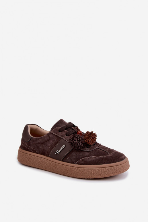 Kunstsuede spordijalatsid karvade pom-pomidega Vinceza 79682 šokolaadi