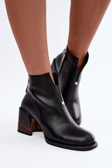Tehisnaha naiste soojendusega ankle boots kontsad GOE UU2N4204 mustad