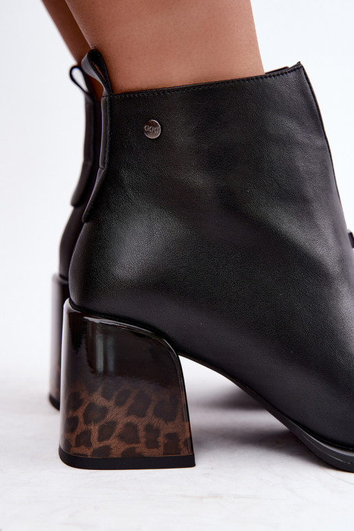 Tehisnaha naiste soojendusega ankle boots kontsad GOE UU2N4204 mustad