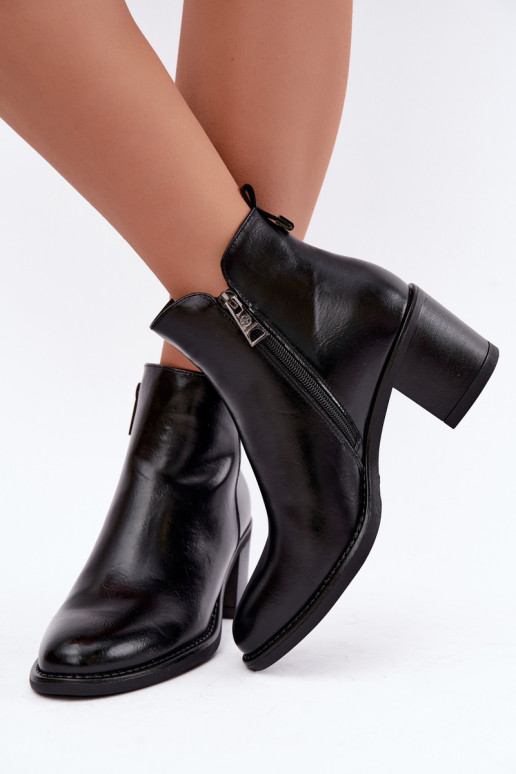 Isolatsiooniga ankle boots kontsadega mustas värvuses Vinceza 58650