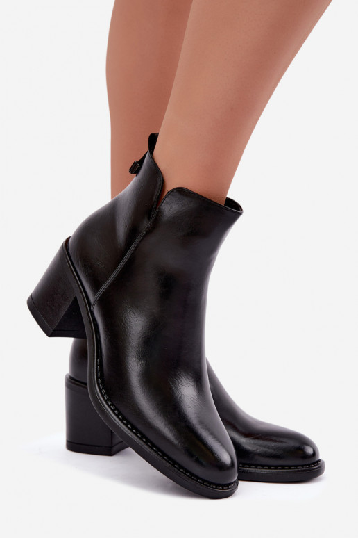 Isolatsiooniga ankle boots kontsadega mustas värvuses Vinceza 58650
