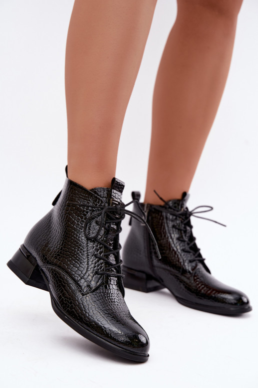 Läikivad ankle boots reljeefsega isoleeritud mustas värvuses Vinceza 58659