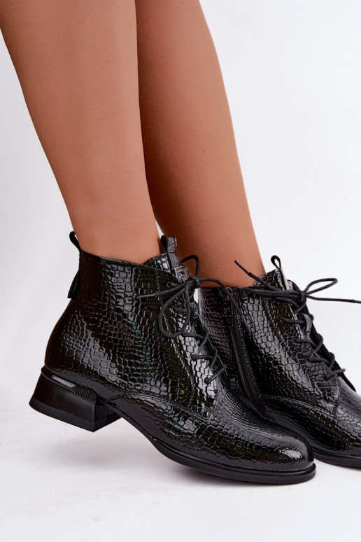 Läikivad ankle boots reljeefsega isoleeritud mustas värvuses Vinceza 58659