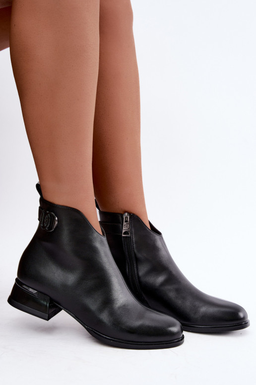 Isolatsiooniga ankle boots dekoratiivsete rihmadega mustas värvuses Vinceza 58692