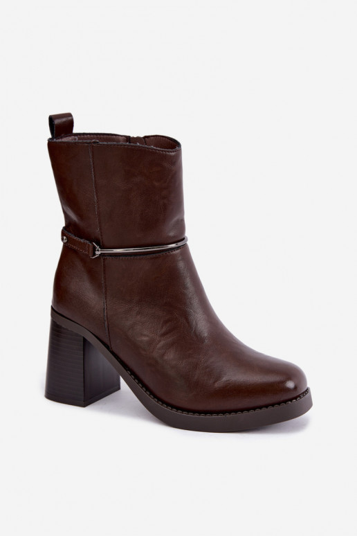 Nahast naiste ankle boots isoleeritud kontsadega ja kaunistatud kontsadel šokolaadi värvuses Gracelle