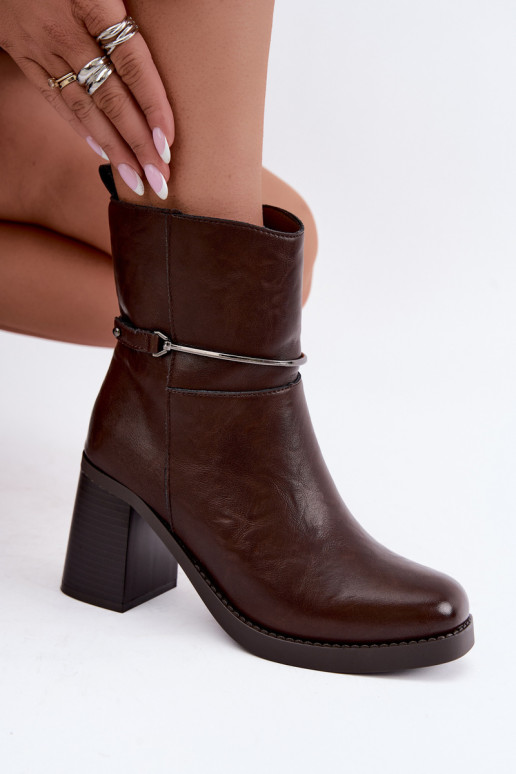 Nahast naiste ankle boots isoleeritud kontsadega ja kaunistatud kontsadel šokolaadi värvuses Gracelle
