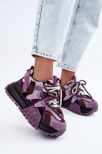 Lillad kunstsuede spordijalatsid platvormiga GOE UU2N4016 2