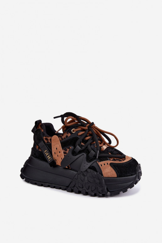 Mustad kunstsuede spordijalatsid platvormiga ja leopardimustriga detailidega GOE UU2N4017