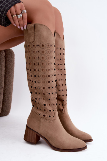 Knee-high saapad perforatsioonielementidega Kireya pruun