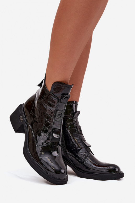 Nahknaiste ankle boots koos reljeefse detailiga mustad Lorenza