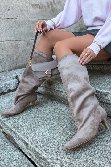 Soojad kõrged saapad volangidega ja kontsaga liivavärvuses Oriellea 2