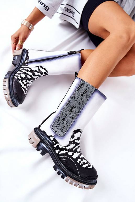 Naiste poolsaapad  -valget värvi... Naiste poolsaapad  -valget värvi...