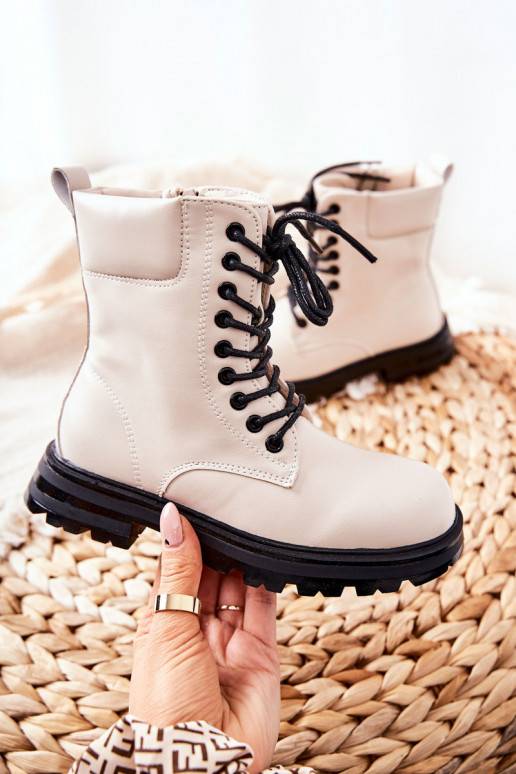 Klassikalise mudeli Laste jalanõud... Klassikalise mudeli Laste jalanõud...