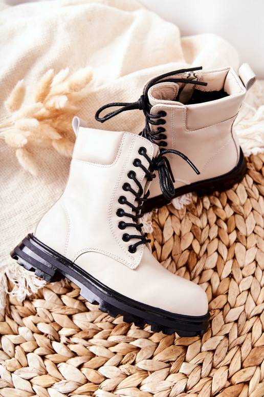 Klassikalise mudeli Laste jalanõud... Klassikalise mudeli Laste jalanõud...