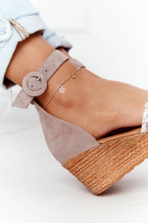 Seemisnahksed platvormkingad beeži... Seemisnahksed platvormkingad beeži...