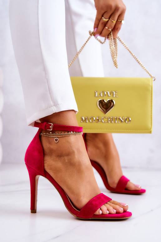 Naistesandaalid kõrge jämeda kontsaga... Naistesandaalid kõrge jämeda kontsaga...