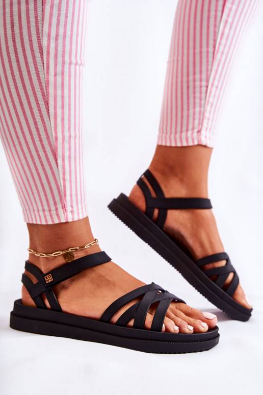 Naistesandaalid krõpsudega kinnitatav... Naistesandaalid krõpsudega kinnitatav...