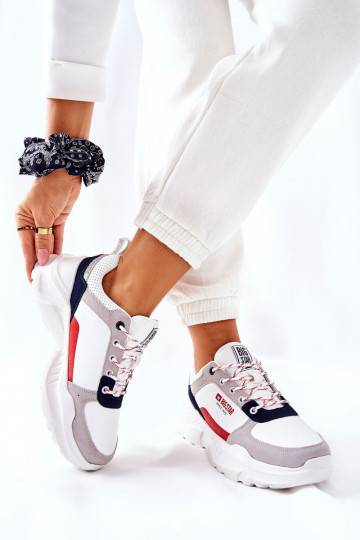 Sportliku stiiliga jalanõud... 2