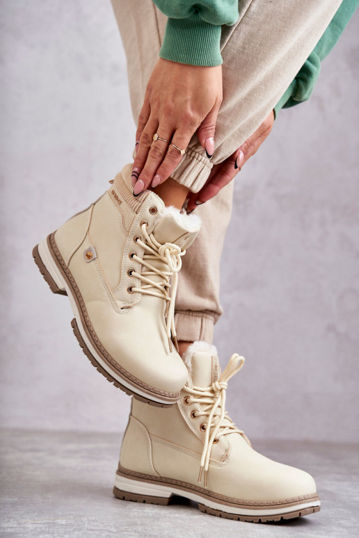 Naiste poolsaapad jalanõud beeži... Naiste poolsaapad jalanõud beeži...