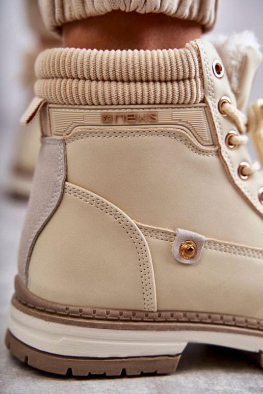 Naiste poolsaapad jalanõud beeži... Naiste poolsaapad jalanõud beeži...