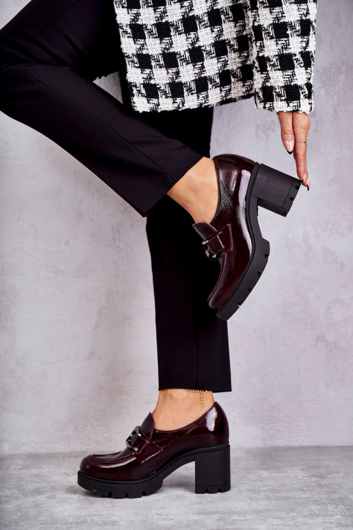 Elegantsed jalatsid kõrge jämeda... Elegantsed jalatsid kõrge jämeda...