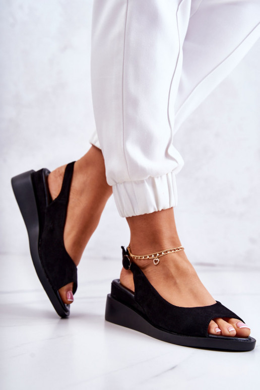 Seemisnahast kingad pannaldega mustad... Seemisnahast kingad pannaldega mustad...