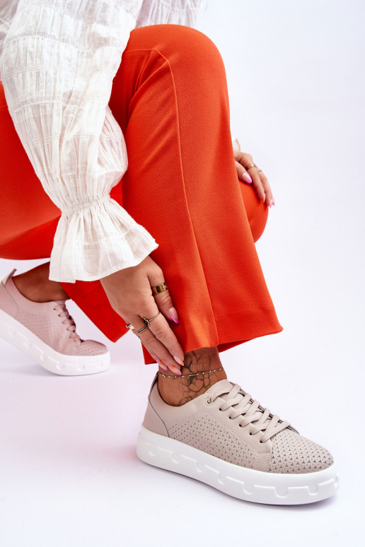 Spordijalatsid platvormiga beeži...