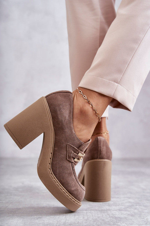 Seemisnakhsed jalatsid  beeži värvi... Seemisnakhsed jalatsid  beeži värvi...