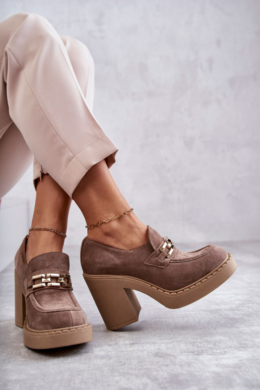 Seemisnakhsed jalatsid  beeži värvi... Seemisnakhsed jalatsid  beeži värvi...