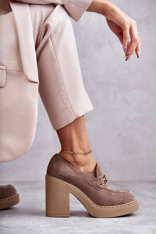 Seemisnakhsed jalatsid  beeži värvi... Seemisnakhsed jalatsid  beeži värvi...